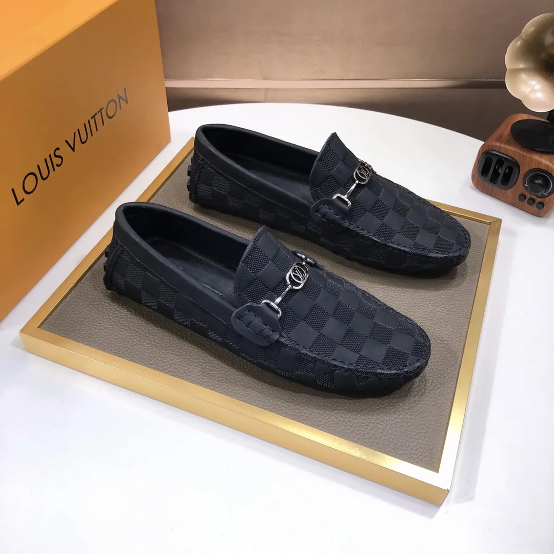 Men's men's shoes 💰420💰 [LV Doudou shoes] (water-dyed cowhide lining) new model is on the market, available on the official website. The new Doudou shoes are processed into single-color materials, and the uppers are made of imported cowhide material. The body of the shoe is fully hemmed with mark thread, and is lined with imported original cowhide leather. The elegant shoe shape is super suitable for all-matching, and the size is 38-44.